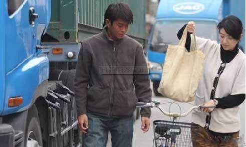 大明書童by2控訴王力宏長文對手李靚蕾花蓮丹秋名師堂轉型