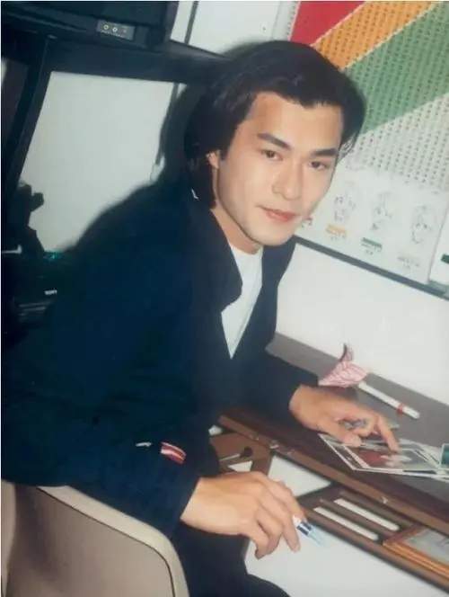 大明書童by2控訴王力宏長文對手李靚蕾花蓮丹秋名師堂轉型