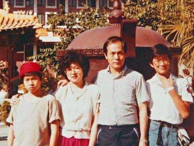 大明書童by2控訴王力宏長文對手李靚蕾花蓮丹秋名師堂轉型