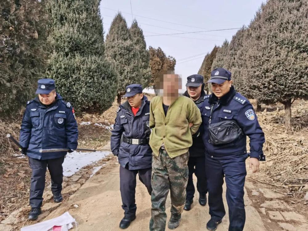 目前,犯罪嫌疑人王某某因涉嫌故意杀人罪被陵川县公安局依法刑事拘留