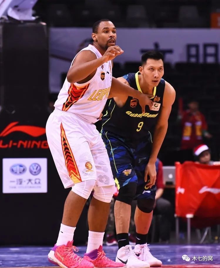 贾里德-萨林杰 萨林杰 NBA落魄天才与CBA临时工