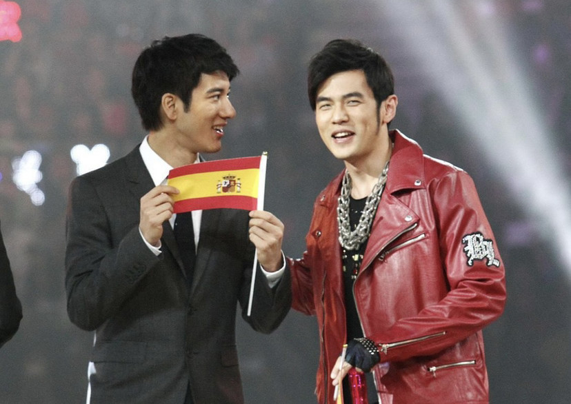 天王周杰伦深夜上线ins取关王力宏