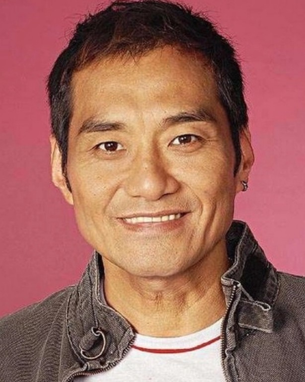 tvb老戏骨爱车损坏,得花800元满脸心疼!当初买它至少得80万