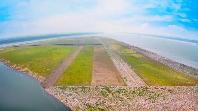 荆江工程生态建设成效荆江河段航道整治工程是长江中游第一个长河段