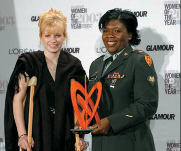 拯救美国女兵林奇美军人造英雄和演出来的营救行动