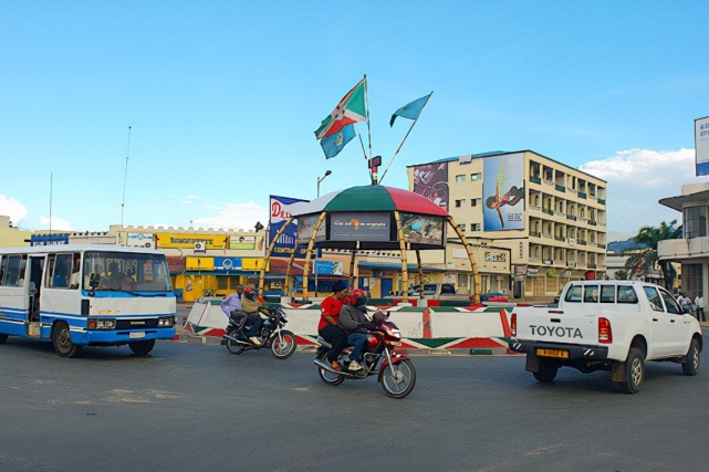 布隆迪的国土面积非常小,但是人口非常多,这就造成了一种,人均土地
