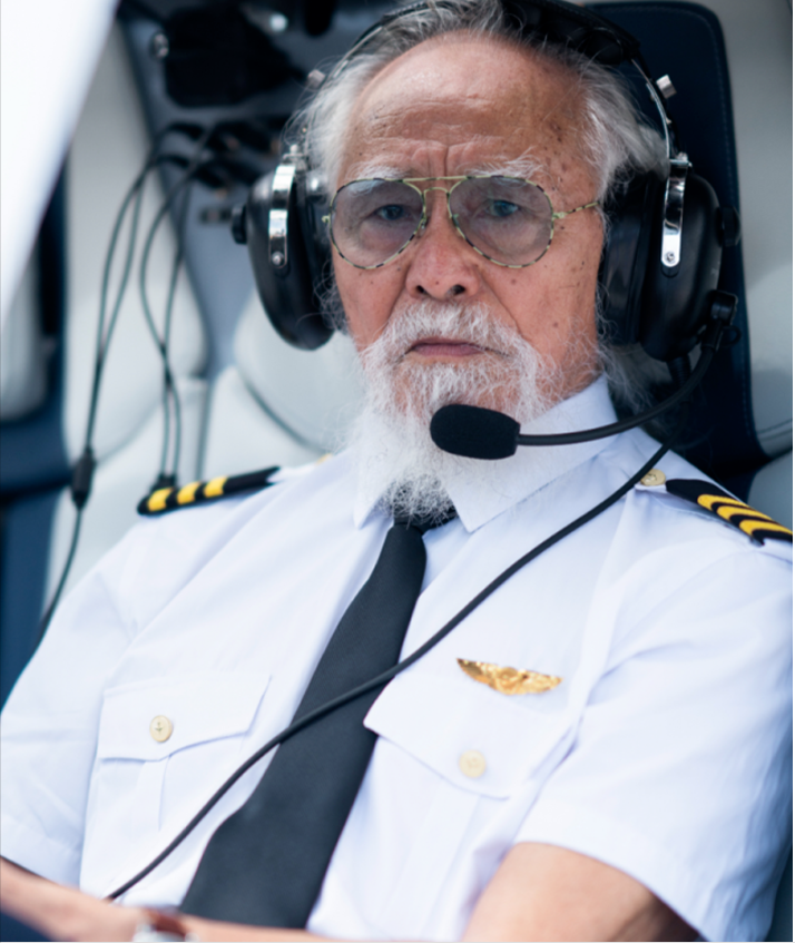 85岁学习飞机中国最酷爷爷王德顺勇于追梦活出自我