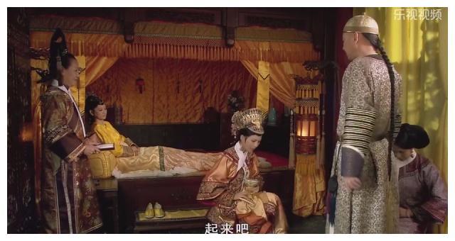 甄嬛传雍正给太后请安剪秋为何要蹲两次这才是宫女的待遇