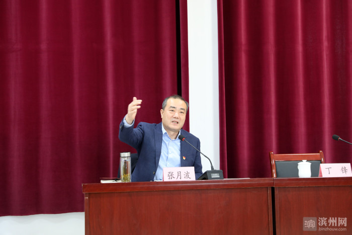 张月波到无棣县马山子镇高井村宣讲党的十九届六中全会精神