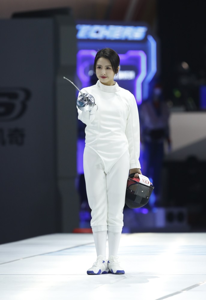 丁楠决赛中,潘辰利用防守反击先得2分,孙芮突然爆发连续得分,上半场8