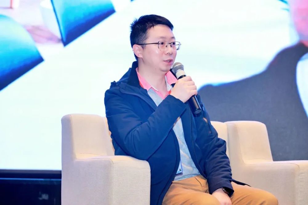 四川大学华西医院肺癌中心副主任邱小明教授从肺癌患者的"身体,心理"