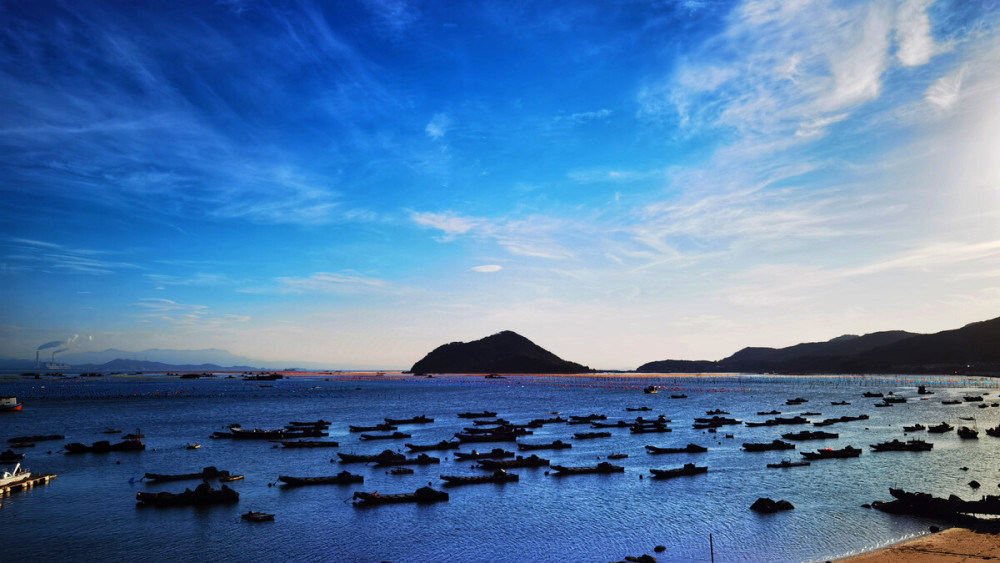 山海合一的南澳島,流傳著許多古老的傳說,海灘,古建築,風車,共同構成