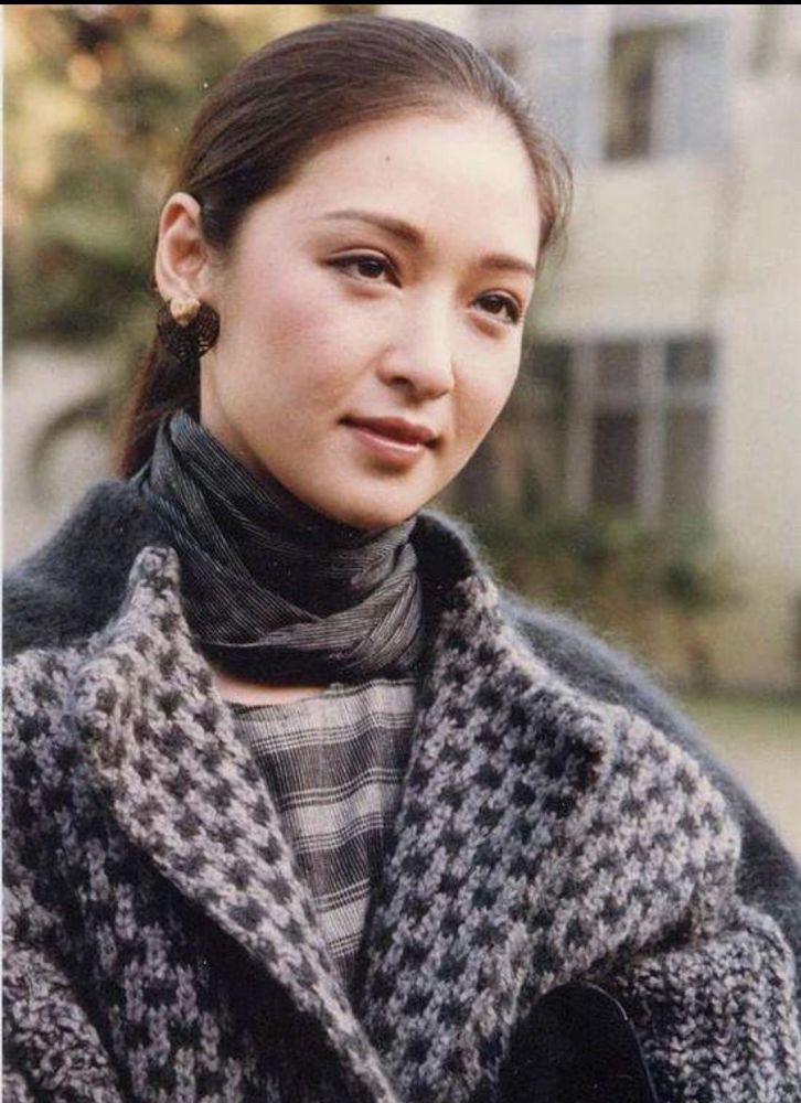 美貌不输林青霞,越老越通透的胡因梦不愧为"台湾第一美女"_腾讯新闻