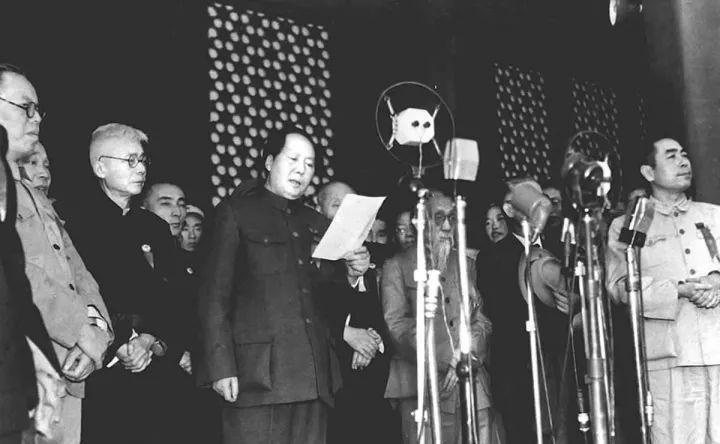 1949年，毛泽连到北京看望毛泽东，主席却说：你还是早点回湖南去八年级上册音乐书目录人教版