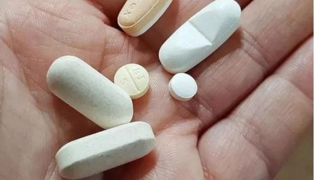 但是,安眠药管制的很严,一般药店很难买到.