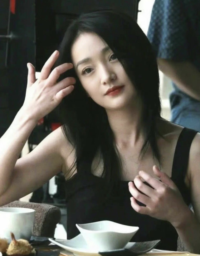 周迅年轻的时候太迷人了一个眼神都是经典