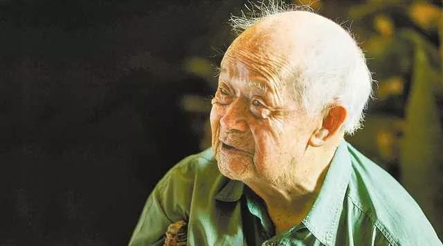 肠子炸出自己塞回继续战斗立一等战功诠释无悔报国