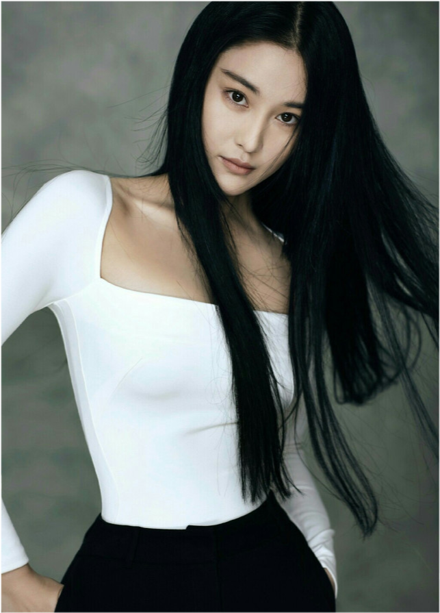 从国外回来以后,当我们再见张馨予发现,她少了 一分 锐 气 , 多了一分