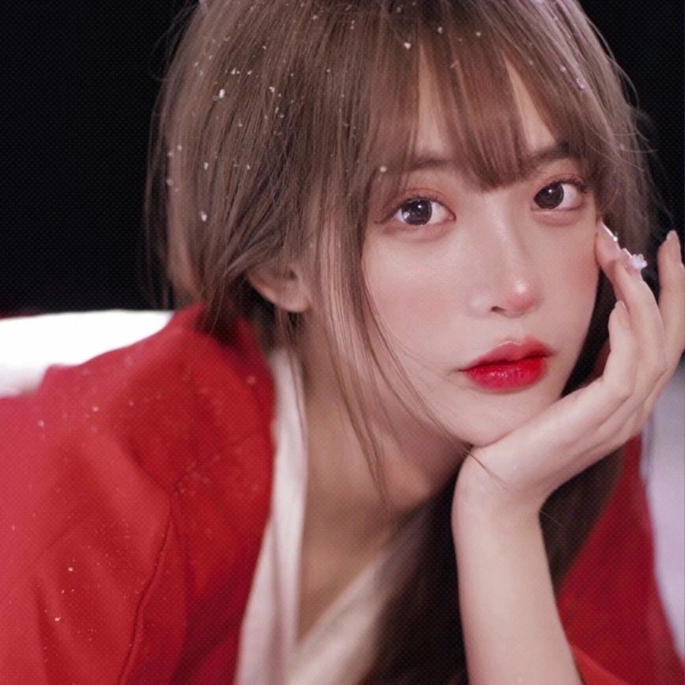 圣诞小众气质红色女生头像