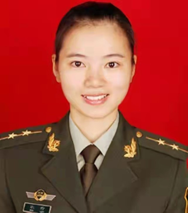湖南女警花朱玲:在执行任务时不幸牺牲,丈夫无法面对年幼的儿子|武警