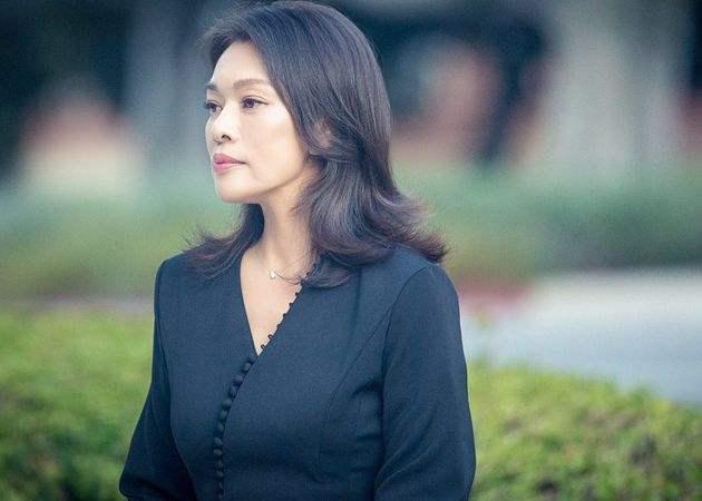 一天史可带着洋老公在小区遛弯突然看到前夫黄小茂为免尴尬史可催促那