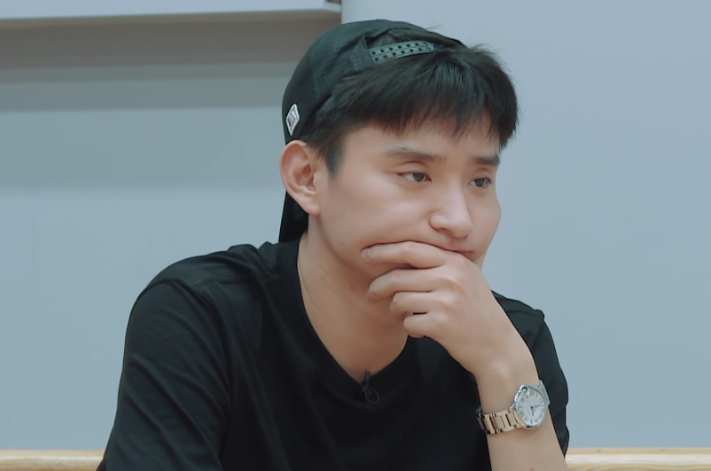 一脸不爽地离开了现场,在演员请就位中表现反响平平的他,不是怪角色不