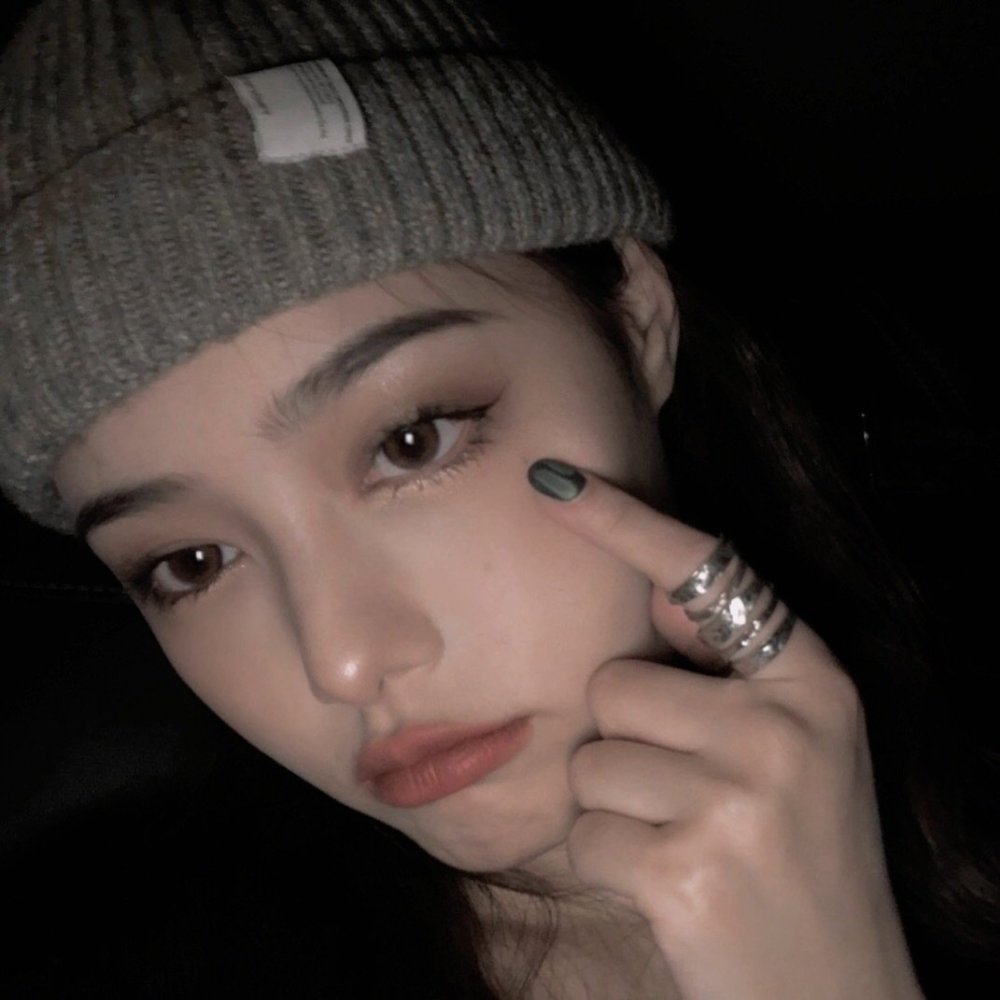 女生头像剪短发吧风吹不动心也不动