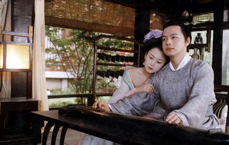 贞观年间李世民和皇后长孙氏所生的嫡长子李承乾和嫡次子李泰为了争储