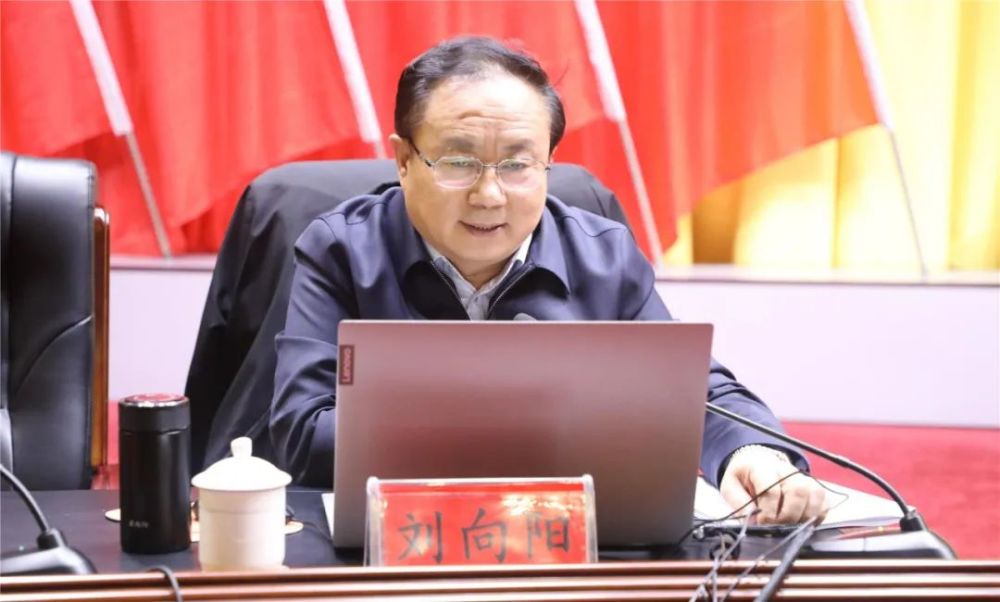 盟委宣讲团成员兴安日报社党委书记社长刘向阳深入乌兰浩特市开展宣讲