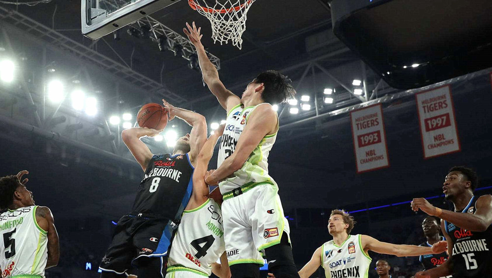 周琦 再创NBL生涯新高，两场比赛狂送12次盖帽，周琦用实力敲开nba大门