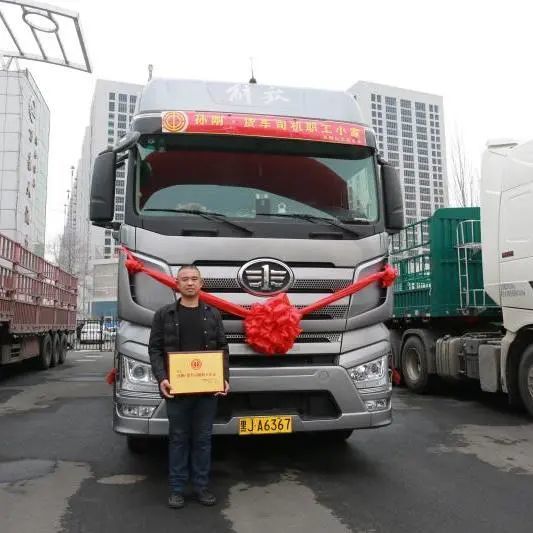 工道专题货车司机孙刚火了之后又干起一件大事