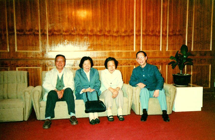 她是叶飞上将的妻子人称新四军才女为教育事业奉献了一生