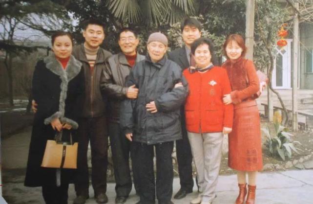 此人是开国少将,是韩先楚最得力的干将,可是也是个"倔脾气"