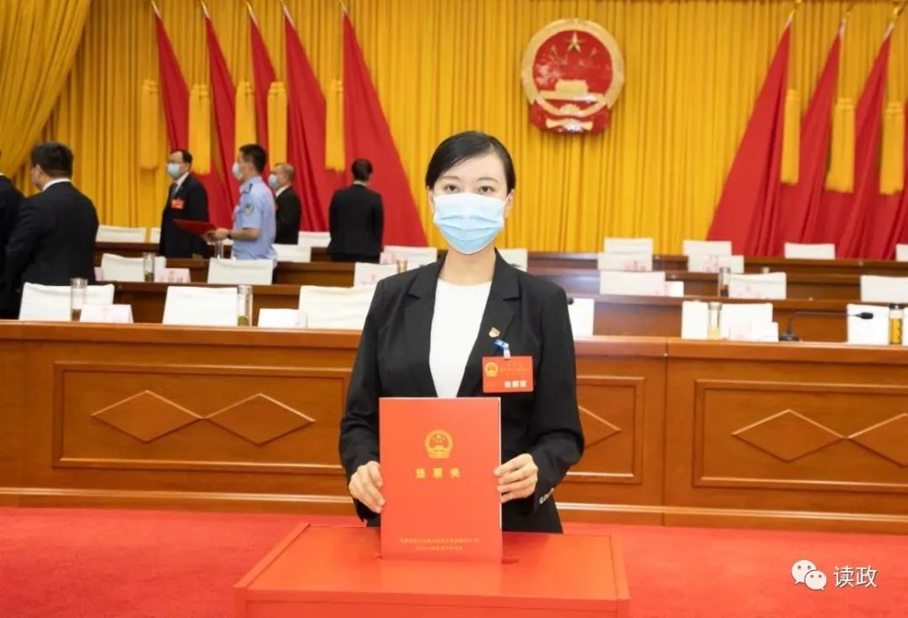 年8月的陈丹,现任湖北蕲春县委副书记,代县长;生于1985年1月的肖玉川