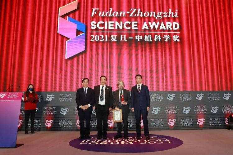 目前,直接持股中植集团8%的大女儿解茹桐并不参与公司业务,毛阿敏也不