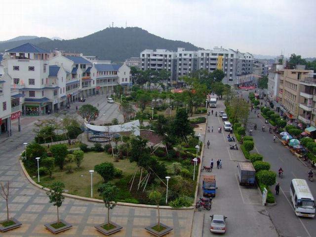 92年两千多名警员突击平远街缴获一个团武器枪战现场堪比打仗