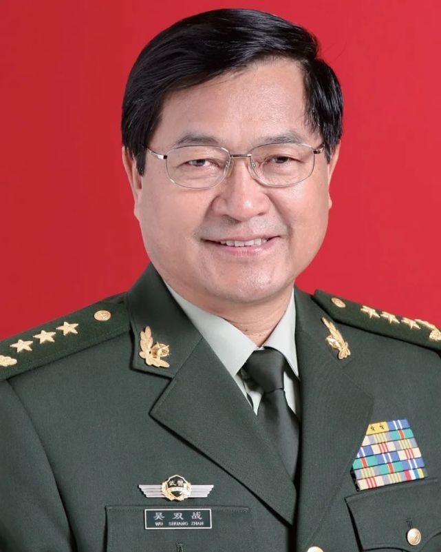 他担任了十年武警司令员45岁授少将52岁升中将59岁升上将