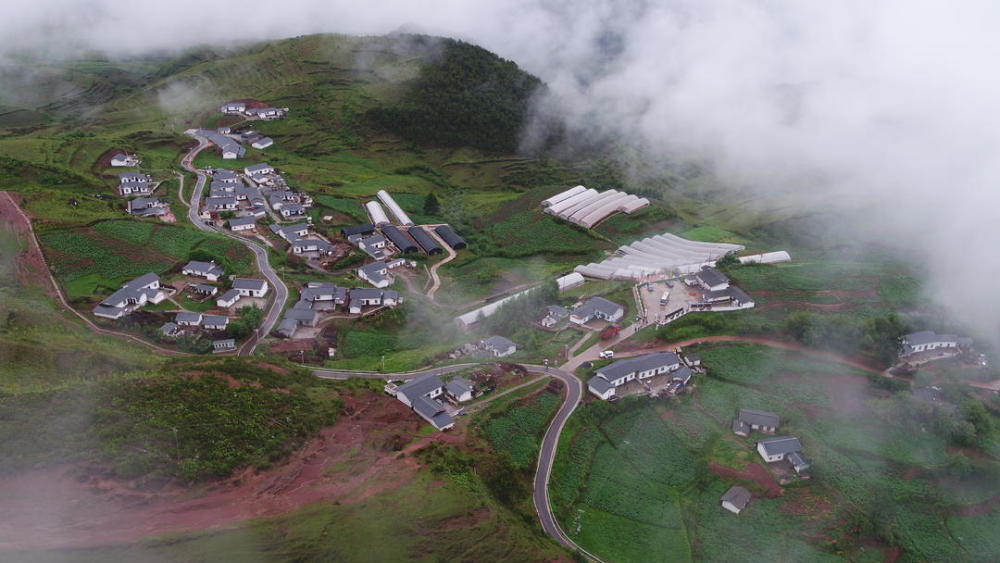 四川昭觉县长白此联三河村火普村和悬崖村都安排上了要发展旅游业