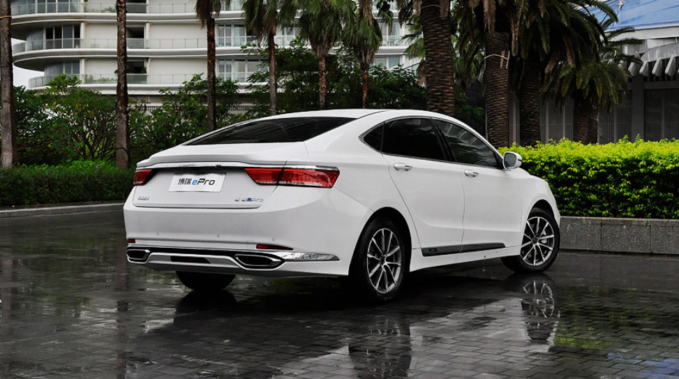 测评2022款 1.5t 里程升级版 84km豪华型博瑞epro,外观运动,动力强