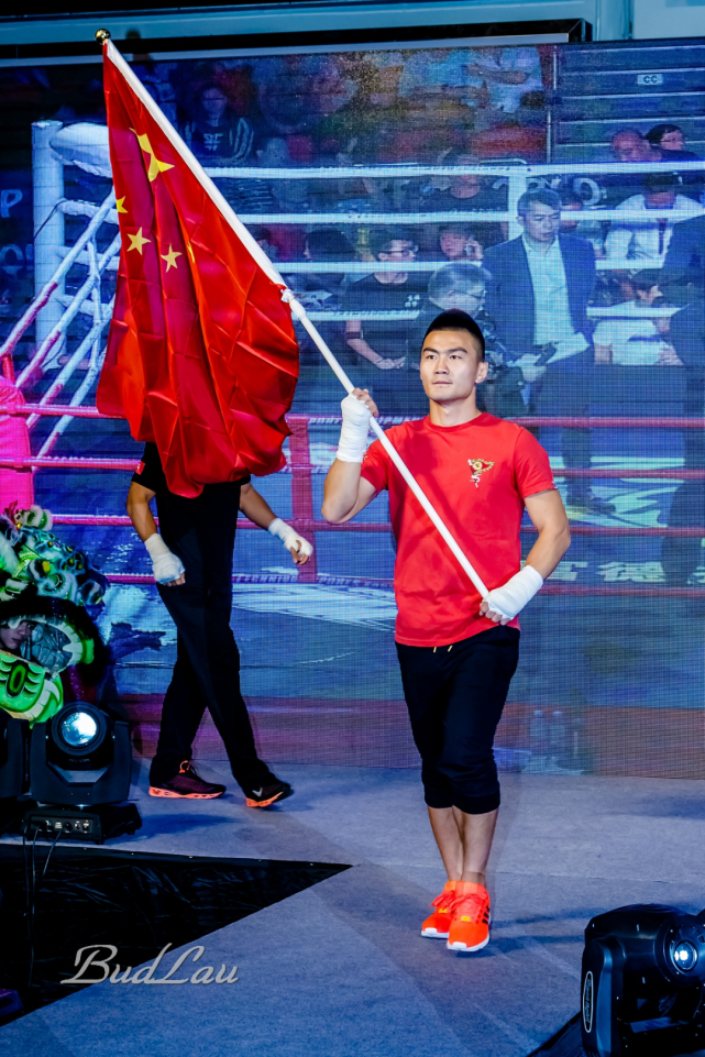 武林风18年炸药杨茁因风而起为爱坚持