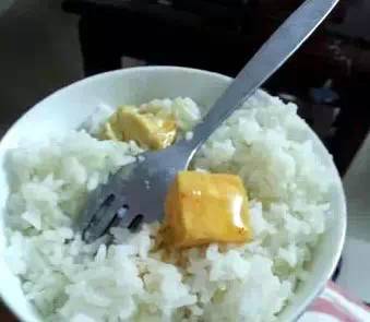 腐乳拌白粥or白饭经典吃法一――浓浓的童年回忆之广合腐乳.