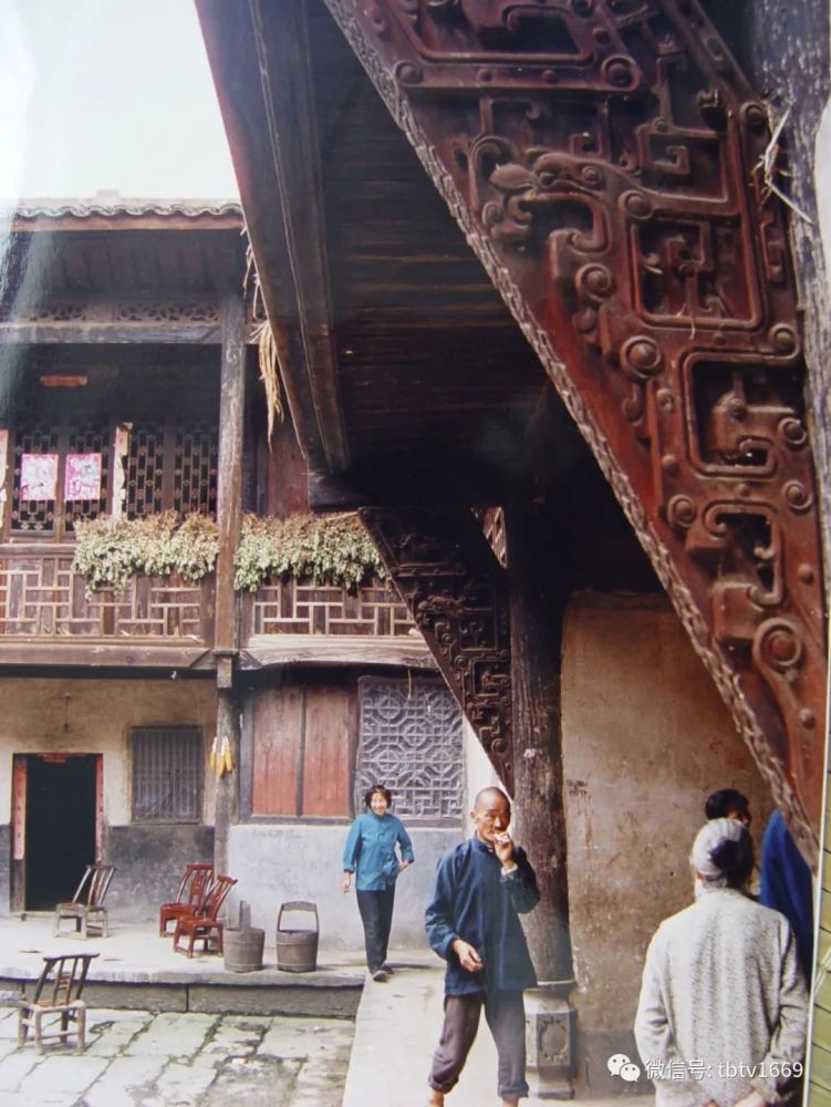 存货整理 鄂西北大山深处的高家花屋 腾讯新闻