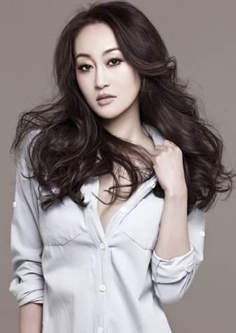 如今40岁的王冰洋变成了网红脸,本来一手好牌,却混成如今