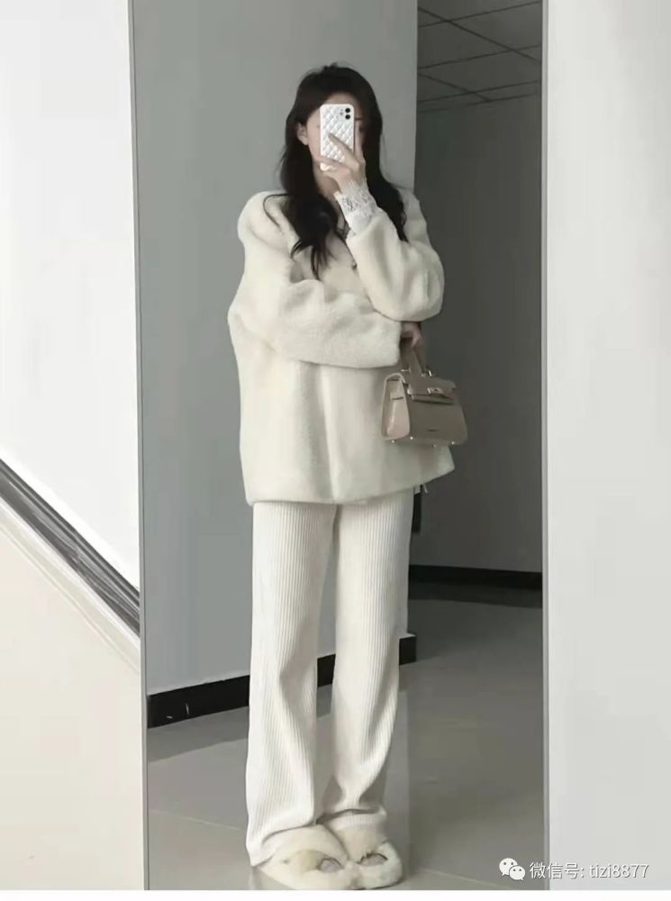 白色衣服搭配裤子图片大全 白色衣服搭配裤子图片(已更新)-第2张图片-潮百科