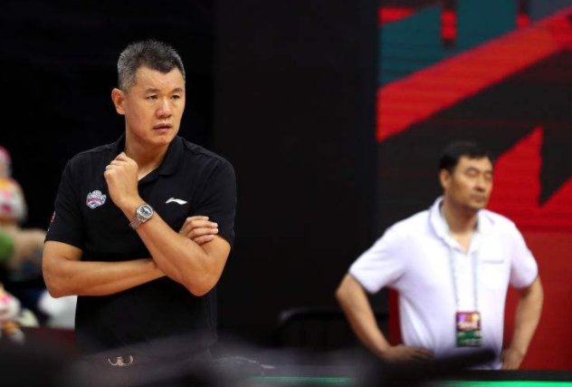 南京同曦与多名自由球员进行了接触,最终锁定了段江鹏,因为刘铁是