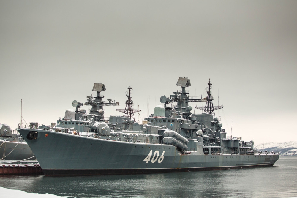 况且051型驱逐舰也是仿制苏联5