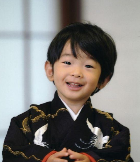 悠仁皇子日本皇室唯一的男丁号称神童却连加减乘除都不会
