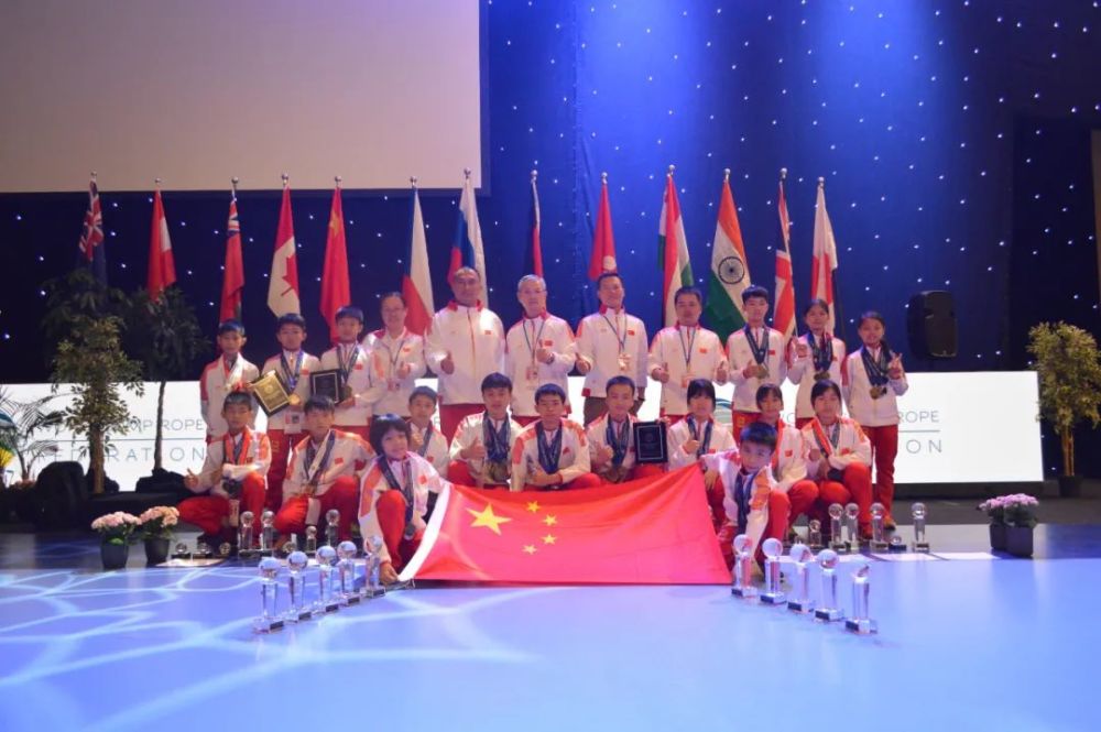 大国良师广州市花都区七星小学副校长赖宣治以绳育人跳出新世界