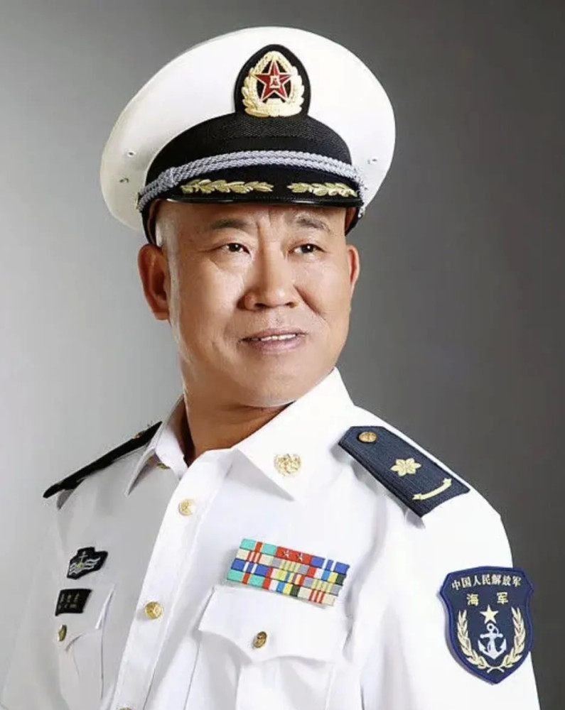 7岁成歪嘴的杜旭东,如今成国家一级演员,妻子漂亮生活幸福_腾讯新闻