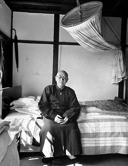 1959年阎锡山自拟挽联确定身后事秘书他这辈子做官做得很苦
